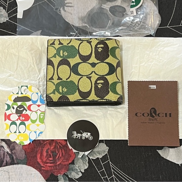 NWT COACH x BAPE SIGNATURE CANVAS W/APE HEAD BLACK COPPER/CAMO COIN MENS WALLET - Picture 3 of 16